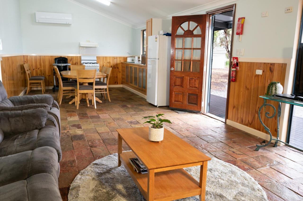 Kendenup Cottages And Lodge Екстер'єр фото