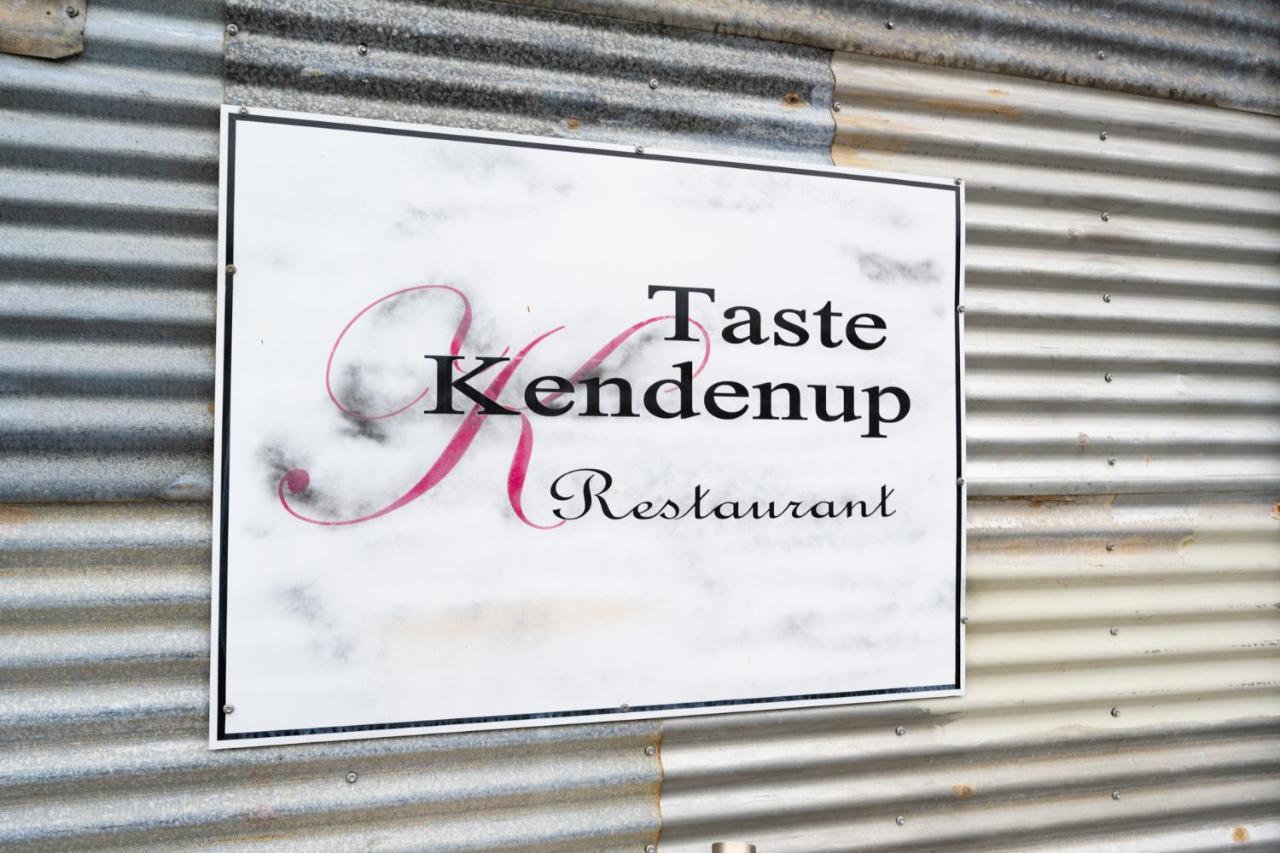 Kendenup Cottages And Lodge Екстер'єр фото
